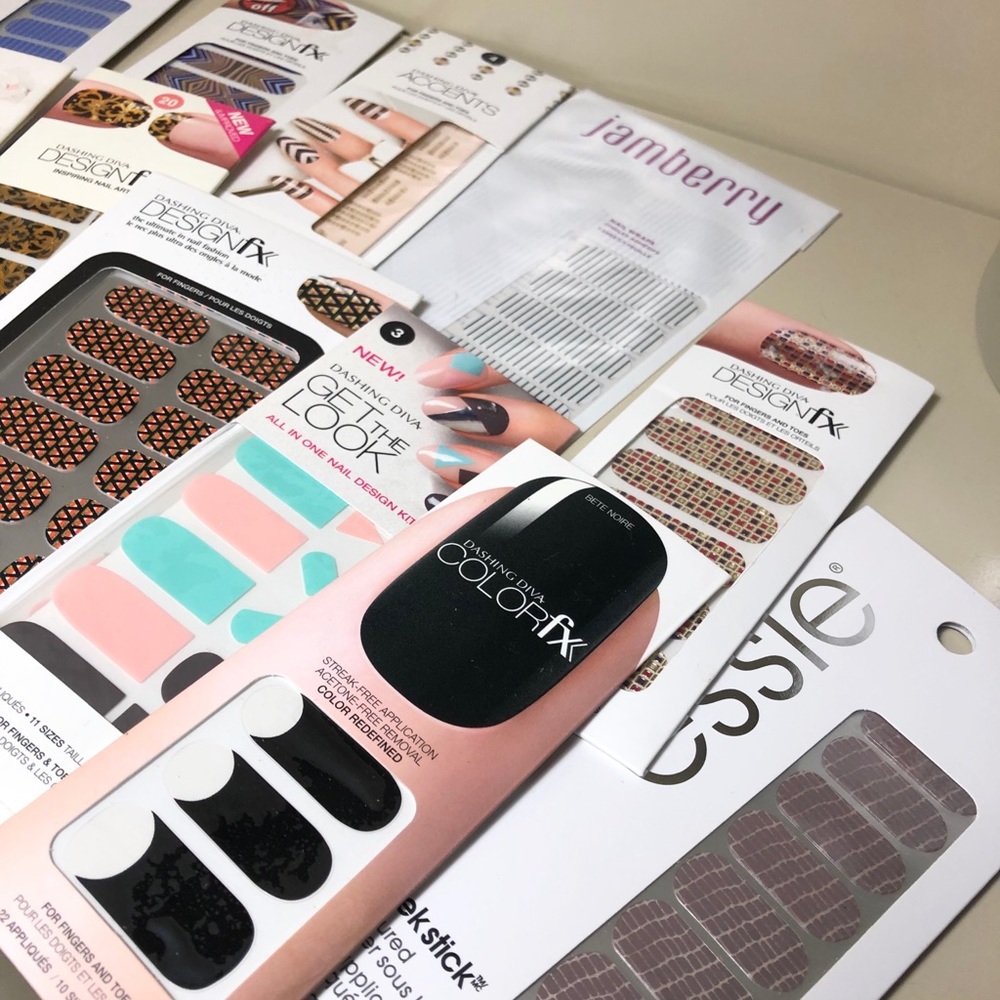 Huge 17 pc Sleek Stick for Nails with Gifts - Picture 2 of 3